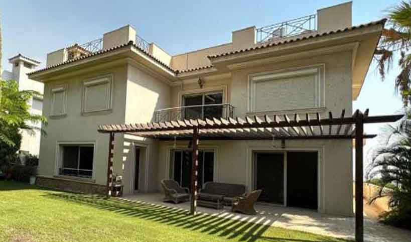 Villa For Sale in Compound Katameya Heights 700m²